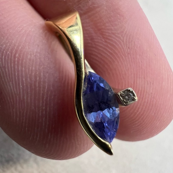 14K yellow gold possibly tanzanite and diamonds pendant slide 2.0g